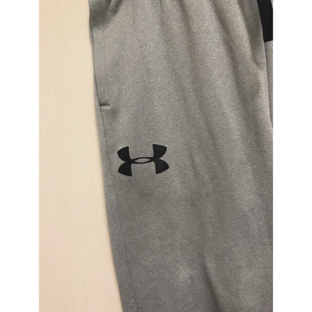 UNDER ARMOUR(アンダーアーマー)のアンダーアーマー スウェットパンツ　★グレー　★160 ★形カッコいいです(^^ キッズ/ベビー/マタニティのキッズ服男の子用(90cm~)(パンツ/スパッツ)の商品写真