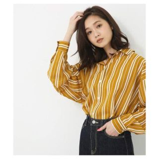 アズールバイマウジー(AZUL by moussy)のazulbymoussy ストライプシャツ　イエロー　(シャツ/ブラウス(長袖/七分))