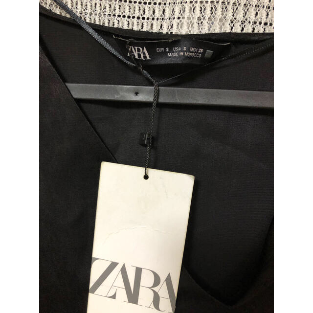 ZARA(ザラ)の【新品タグ付き】ZARA ザラ　サテン地ワンピース　S  ブラック レディースのワンピース(ロングワンピース/マキシワンピース)の商品写真