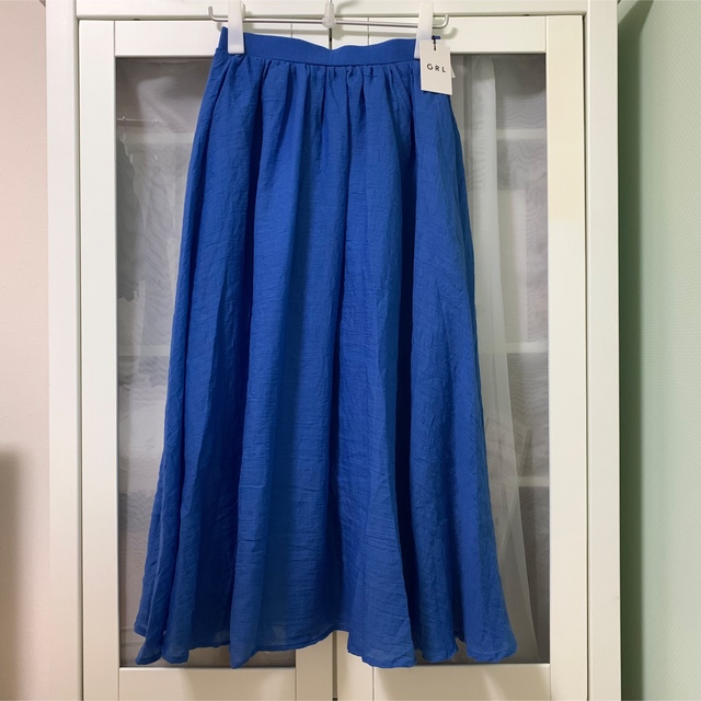 GRL(グレイル)の新品未使用　GRL ギャザーロングフレアスカート　ブルー　グレイル レディースのスカート(ロングスカート)の商品写真