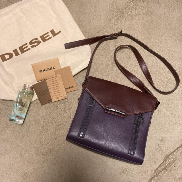 DIESEL(ディーゼル)のディーゼル DIESEL ショルダーバッグ　レザー バイカラー　保存袋 レディースのバッグ(ショルダーバッグ)の商品写真