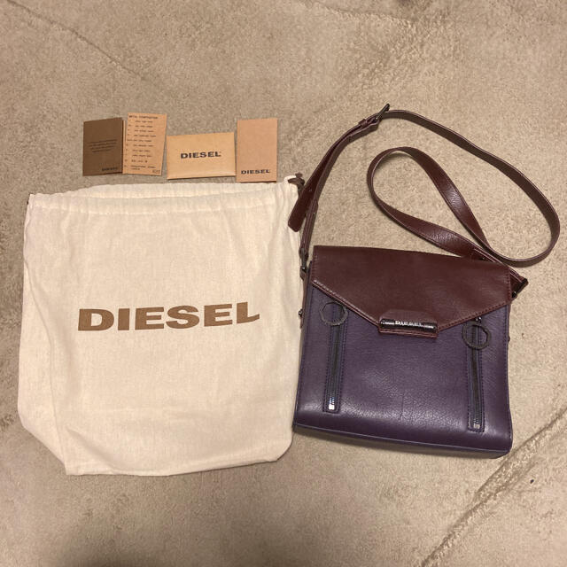 DIESEL(ディーゼル)のディーゼル DIESEL ショルダーバッグ　レザー バイカラー　保存袋 レディースのバッグ(ショルダーバッグ)の商品写真