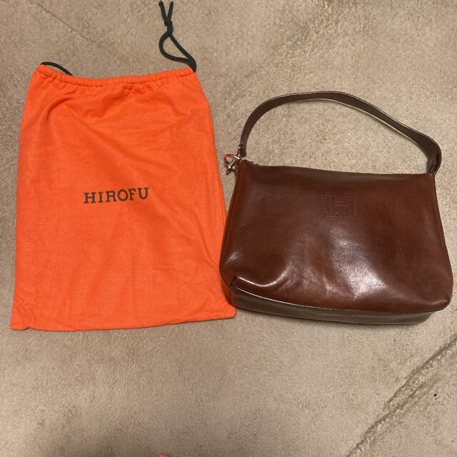 ヒロフ HIROFU ワンショルダーバッグ ロゴ刻印 ブラウン 巾着袋 1