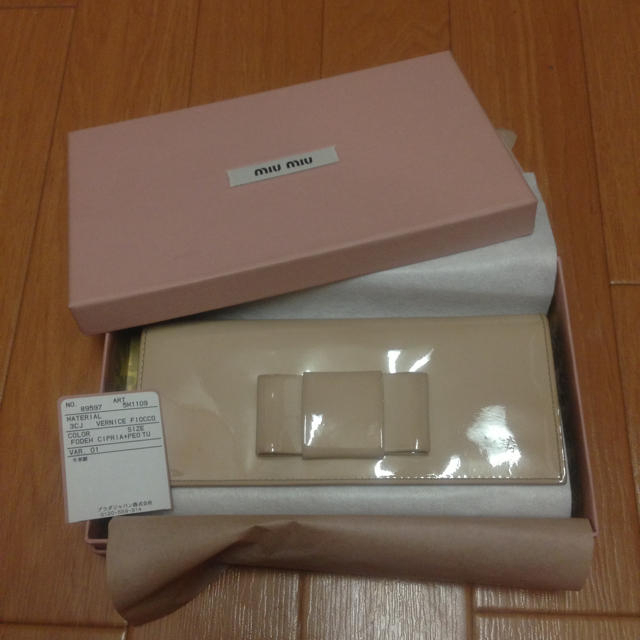 MIU MIU - miumiuリボン財布