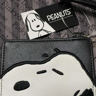 ピーナッツ(PEANUTS)のPEANUTS  SNOOPYパスケース　新品タグ付き(パスケース/IDカードホルダー)