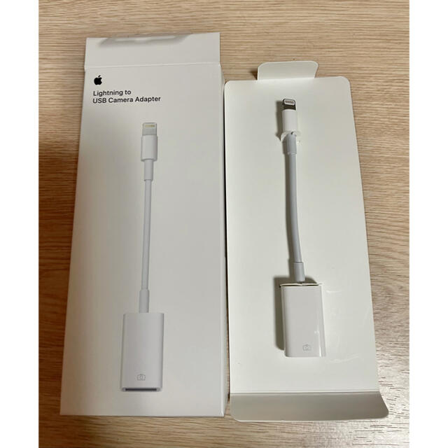 Apple(アップル)のLightning to USB camera Adapter スマホ/家電/カメラのPC/タブレット(PC周辺機器)の商品写真