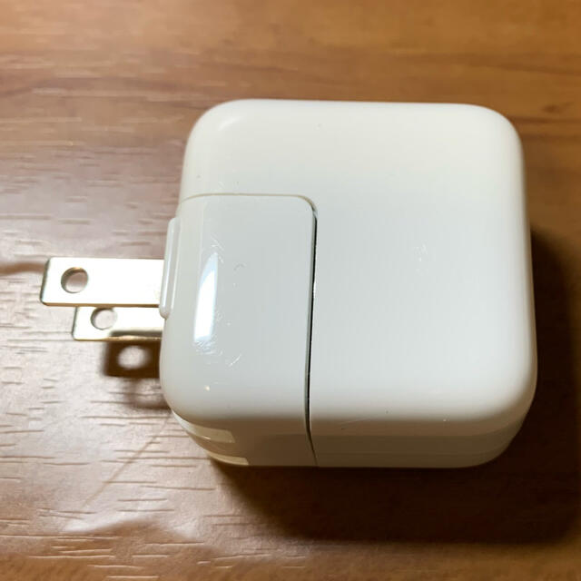 Apple(アップル)の(ルアナ様専用)Apple USB Power Adapter 12W その１ スマホ/家電/カメラのスマートフォン/携帯電話(バッテリー/充電器)の商品写真