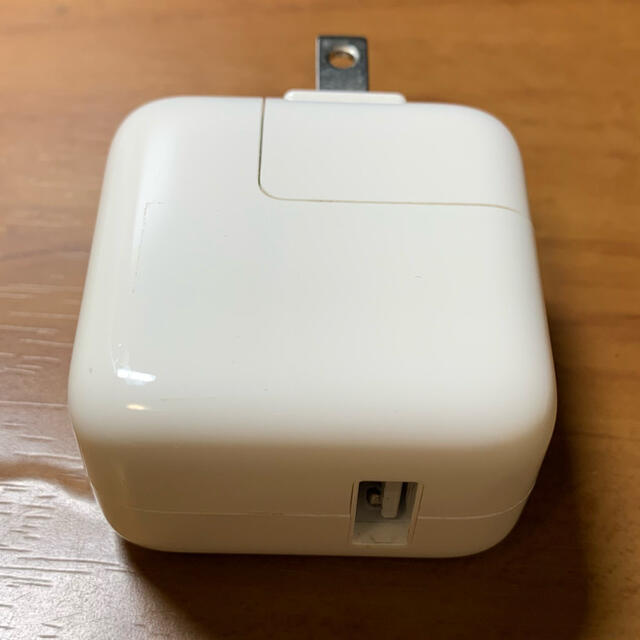 Apple(アップル)の(ルアナ様専用)Apple USB Power Adapter 12W その１ スマホ/家電/カメラのスマートフォン/携帯電話(バッテリー/充電器)の商品写真