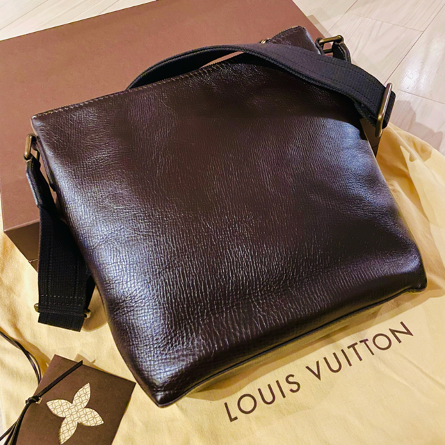 LOUIS VUITTON - 新品 未使用品 定価32万円 ユタ シャウニー LOUIS VUITTON - 新品 未使用品 定価32万円 ユタ シャウニー