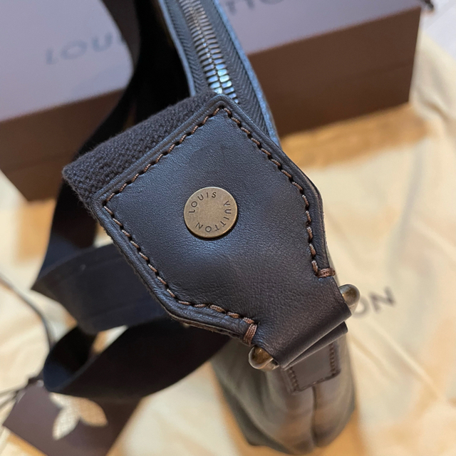 LOUIS VUITTON - 新品 未使用品 定価32万円 ユタ シャウニー LOUIS VUITTON - 新品 未使用品 定価32万円 ユタ シャウニー