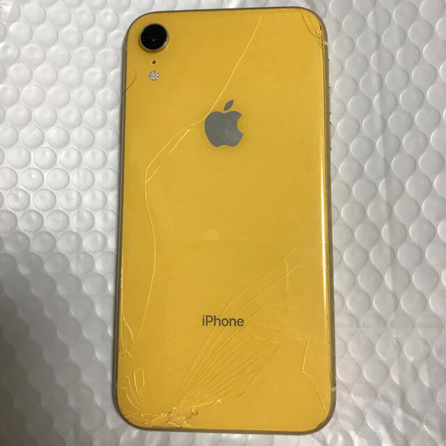 Apple(アップル)のiPhone XR Yellow 64 GB SIMフリー スマホ/家電/カメラのスマートフォン/携帯電話(スマートフォン本体)の商品写真