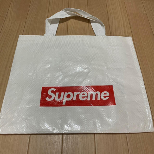 Supreme(シュプリーム)のsupreme 2021 ショップバッグ　新作　新品未使用　購入ノベルティー エンタメ/ホビーのコレクション(ノベルティグッズ)の商品写真