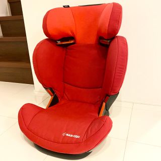 マキシコシ(Maxi-Cosi)の【美品】Maxi-Cosi ジュニアシート RodiFix 純正シートカバー付！(自動車用チャイルドシート本体)