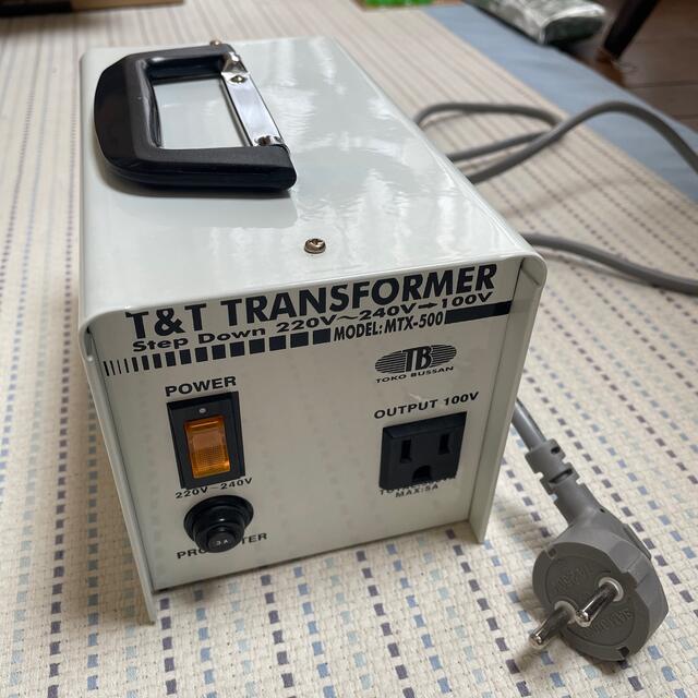 変圧器 500W 降圧型 220V-240V → 100V スマホ/家電/カメラの生活家電(変圧器/アダプター)の商品写真