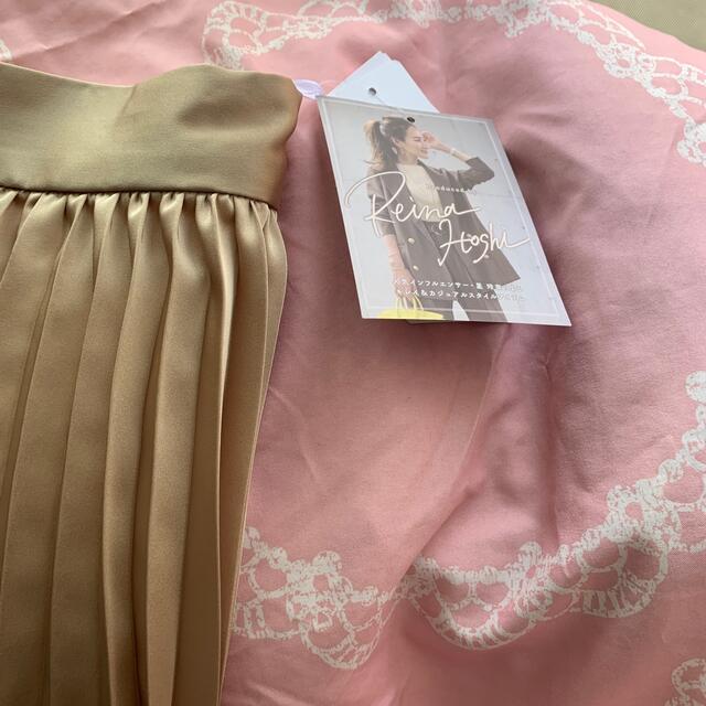 しまむら(シマムラ)の新品タグ付☆星レナさんゴールドプリーツスカート☆ レディースのスカート(ロングスカート)の商品写真