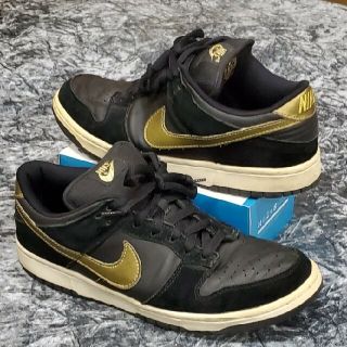 ナイキ(NIKE)のNIKE SB DUNK LOW PRO BLACK/METALLIC GOLD(スニーカー)