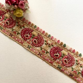 インド刺繍リボン 幅広 鳥 孔雀 ベージュ ピンク 赤 着物 半衿 帯 リメイク(各種パーツ)