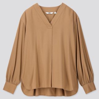 ユニクロ(UNIQLO)のレーヨンＶネックブラウス　ユニクロ(シャツ/ブラウス(長袖/七分))