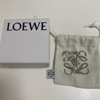 ロエベ(LOEWE)のLOEWE アナグラムブローチ(ブローチ/コサージュ)