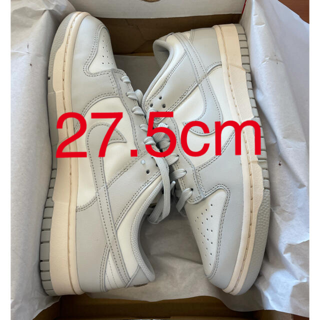 NIKE(ナイキ)のNIKE WMNS DUNK LOW LIGHT BONE 27.5cm メンズの靴/シューズ(スニーカー)の商品写真