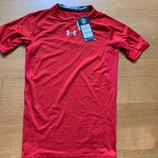 UNDER ARMOUR(アンダーアーマー)のアンダーアーマー  Tシャツ　半額　メンズ　Ｓ　レディースM メンズのトップス(Tシャツ/カットソー(半袖/袖なし))の商品写真