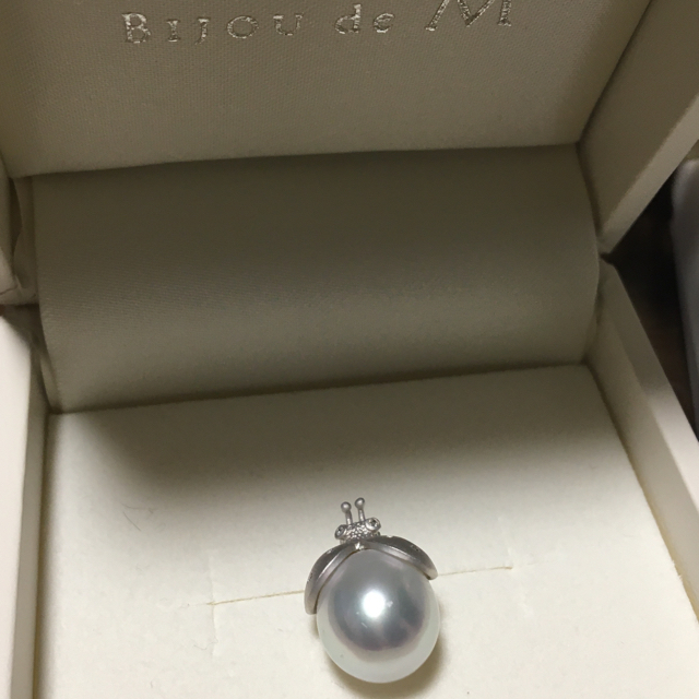 Bijou de M てんとう虫ピアス 最終価格 白蝶真珠 K18WGの通販 by Bijou de M てんとう虫ピアス 最終価格 白蝶真珠 K18WGの通販 by