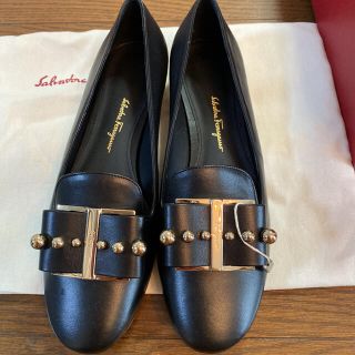 フェラガモ(Ferragamo)の専用　フェラガモ　ロゴローファー　新品未使用　24.5(バレエシューズ)