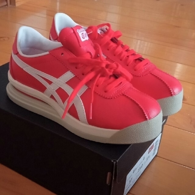 Onitsuka Tiger(オニツカタイガー)のオニツカタイガー　レッド　　新品　 23.0cm レディースの靴/シューズ(スニーカー)の商品写真