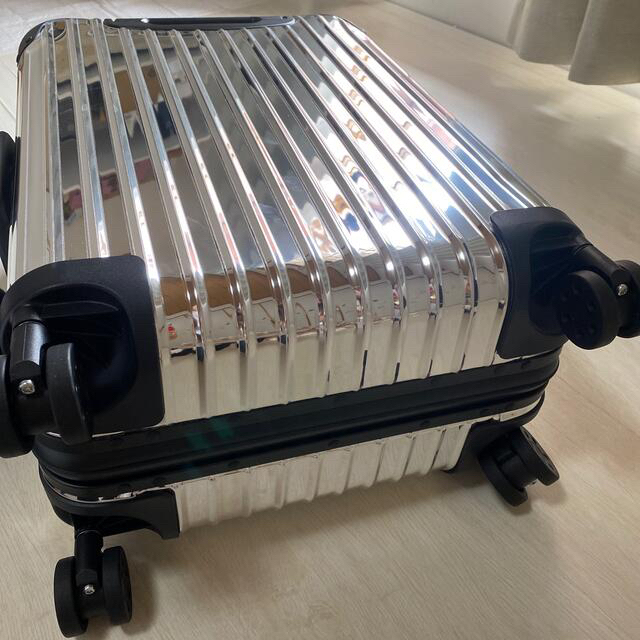 RIMOWA(リモワ)のRimowa メンズのバッグ(トラベルバッグ/スーツケース)の商品写真