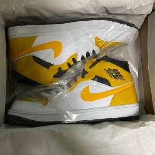 ナイキ(NIKE)のNIKE AIR JORDAN 1 MID "UNIVERSITY GOLD" (スニーカー)