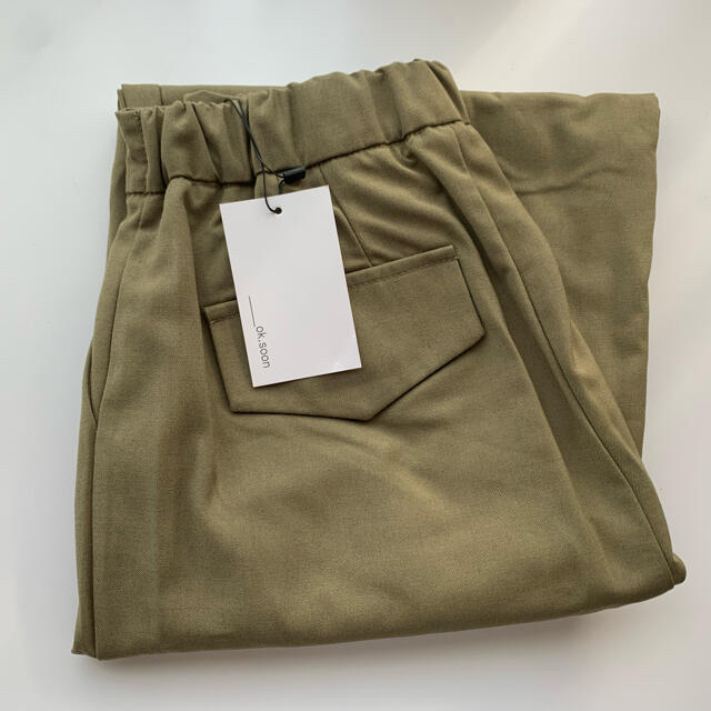 ok.soon ハイウエストテーパードスラックスkhaki レディースのパンツ(カジュアルパンツ)の商品写真