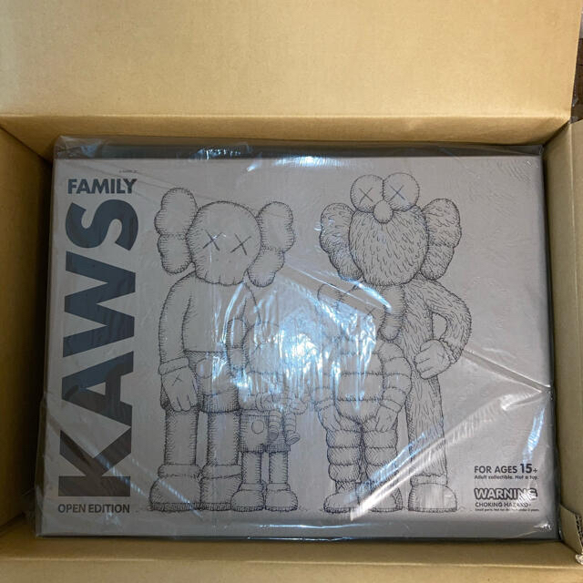 MEDICOM TOY(メディコムトイ)のKAWS FAMILY BROWN/BLUE/WHITE MEDICOM TOY エンタメ/ホビーのフィギュア(その他)の商品写真