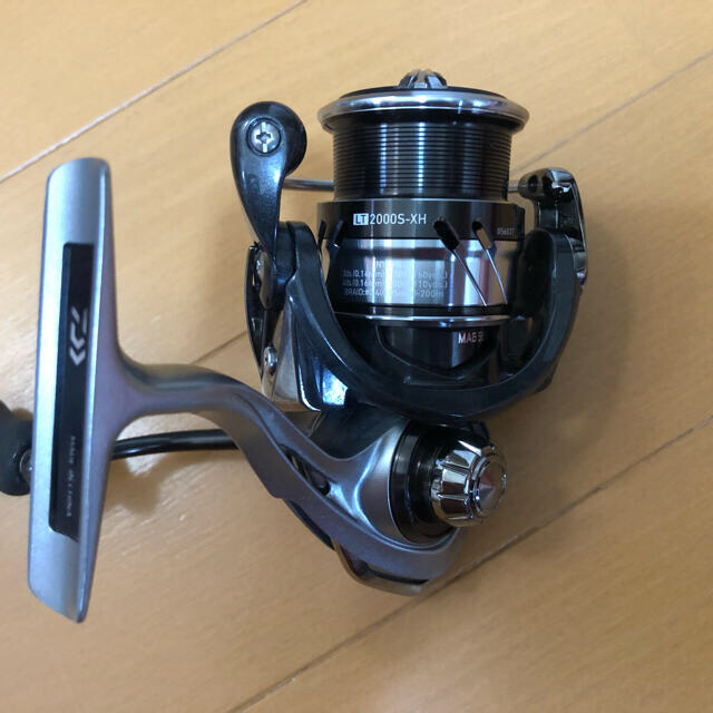 DAIWA(ダイワ)のダイワ　18カルディアLT 2000S-XH スポーツ/アウトドアのフィッシング(リール)の商品写真