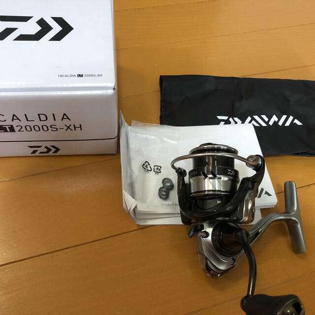 DAIWA(ダイワ)のダイワ　18カルディアLT 2000S-XH スポーツ/アウトドアのフィッシング(リール)の商品写真