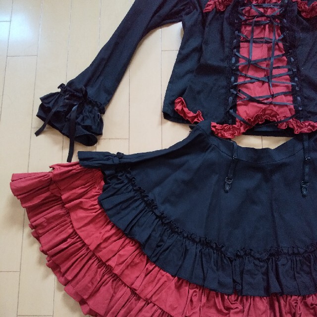 BODYLINE(ボディライン)のBODYLINE　赤黒　ゴスロリ　ハロウィン　コス エンタメ/ホビーのコスプレ(衣装)の商品写真