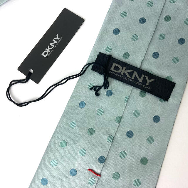 DKNY(ダナキャランニューヨーク)のDKNY ネクタイ　日本製　ワンポイントハート　水玉ドット　シンプル　定番 メンズのファッション小物(ネクタイ)の商品写真