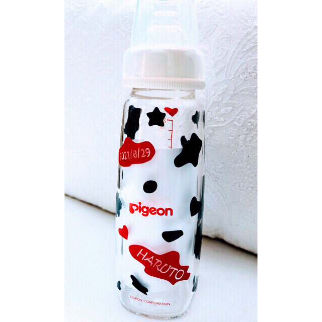 Pigeon(ピジョン)の❤️オーダー哺乳瓶 お名前無料♪ ピジョン 出産祝い、可愛い牛柄　人気♪ キッズ/ベビー/マタニティの授乳/お食事用品(哺乳ビン)の商品写真