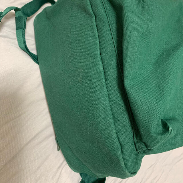 UNIQLO(ユニクロ)の【帝王(king)様専用】ユニクロ　無地緑リュック　 メンズのバッグ(バッグパック/リュック)の商品写真