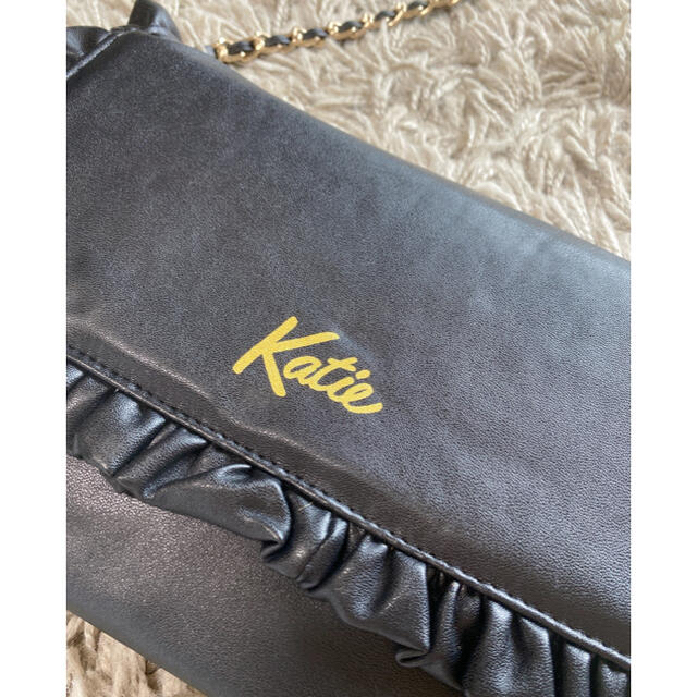 Katie(ケイティー)のKatie チェーンフリルウォレットバッグ 黒 レディースのファッション小物(財布)の商品写真