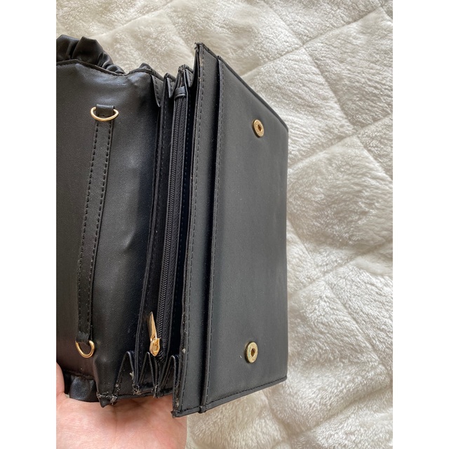 Katie(ケイティー)のKatie チェーンフリルウォレットバッグ 黒 レディースのファッション小物(財布)の商品写真