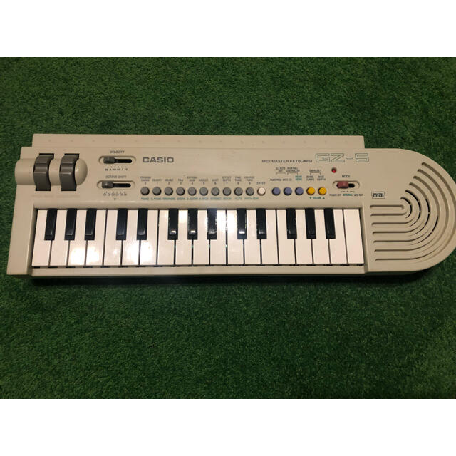 CASIO(カシオ)の【充電器付】CASIO GZ-5 ミニキーボード MIDIキーボード 楽器のDTM/DAW(MIDIコントローラー)の商品写真