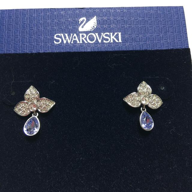 SWAROVSKI(スワロフスキー)のスワロフスキー　ピアス レディースのアクセサリー(ピアス)の商品写真