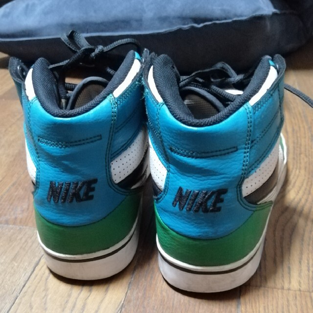 NIKE(ナイキ)のNIKE ラッカスミッド　ハイカットスニーカー　27cm メンズの靴/シューズ(スニーカー)の商品写真