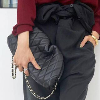 アパルトモンドゥーズィエムクラス(L'Appartement DEUXIEME CLASSE)のAULENTTI  2Way Quilting Clutch Bag ブラック(クラッチバッグ)