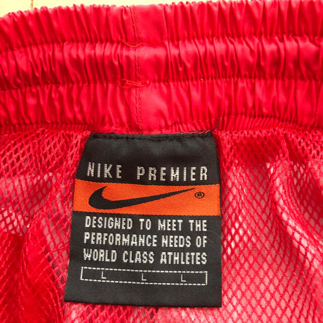 NIKE(ナイキ)のim0717様専用　ナイキ　ナイロン　上下セット　L　レッド　ウォームアップ メンズのジャケット/アウター(ナイロンジャケット)の商品写真