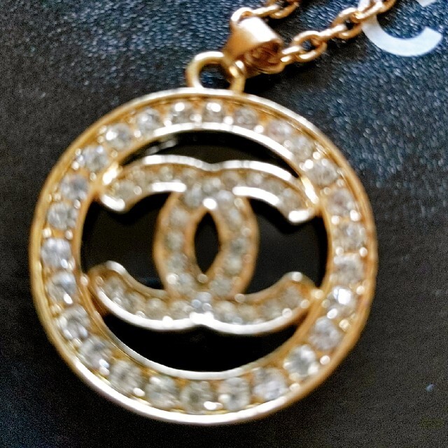 CHANEL(シャネル)の❤️お値下げ致しました✰シャネルノベルティーネックレス❤️ エンタメ/ホビーのコレクション(ノベルティグッズ)の商品写真