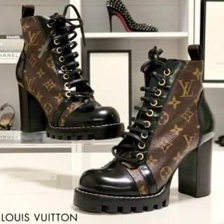 ルイヴィトン(LOUIS VUITTON)の2937 ヴィトン スタートレイルライン モノグラム レザー アンクルブーツ 黒(ブーツ)