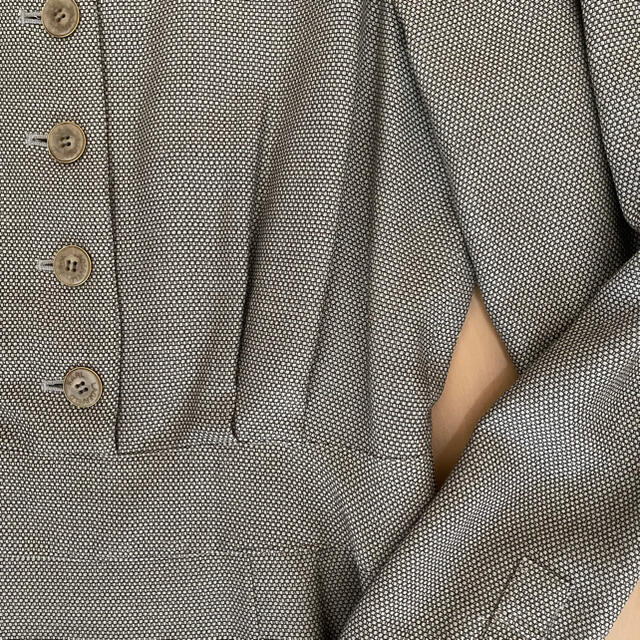 Karl Lagerfeld(カールラガーフェルド)のカールラガーフェルド　新品タグ付　定価79000円 レディースのワンピース(ひざ丈ワンピース)の商品写真