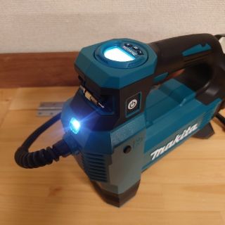 マキタ(Makita)のマキタ　18V　新品　充電式空気入れ　MP181DZ(工具)