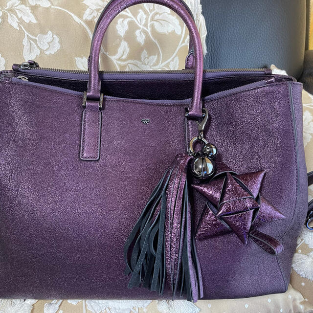 ANYA HINDMARCH(アニヤハインドマーチ)のANYA HINDMARCH 新品　2way  濃紫　定価20万以上 レディースのバッグ(トートバッグ)の商品写真
